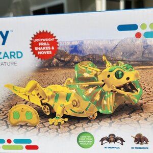 NEW Discovery Kids Robot RC Frilled Lizard Wireless Controller with Motion Activ